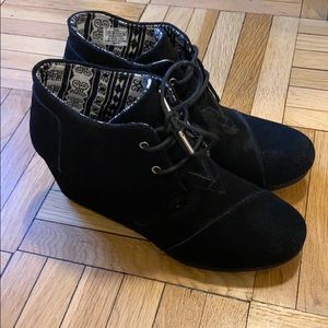 Toms Kala Wedge Bootie (Black)